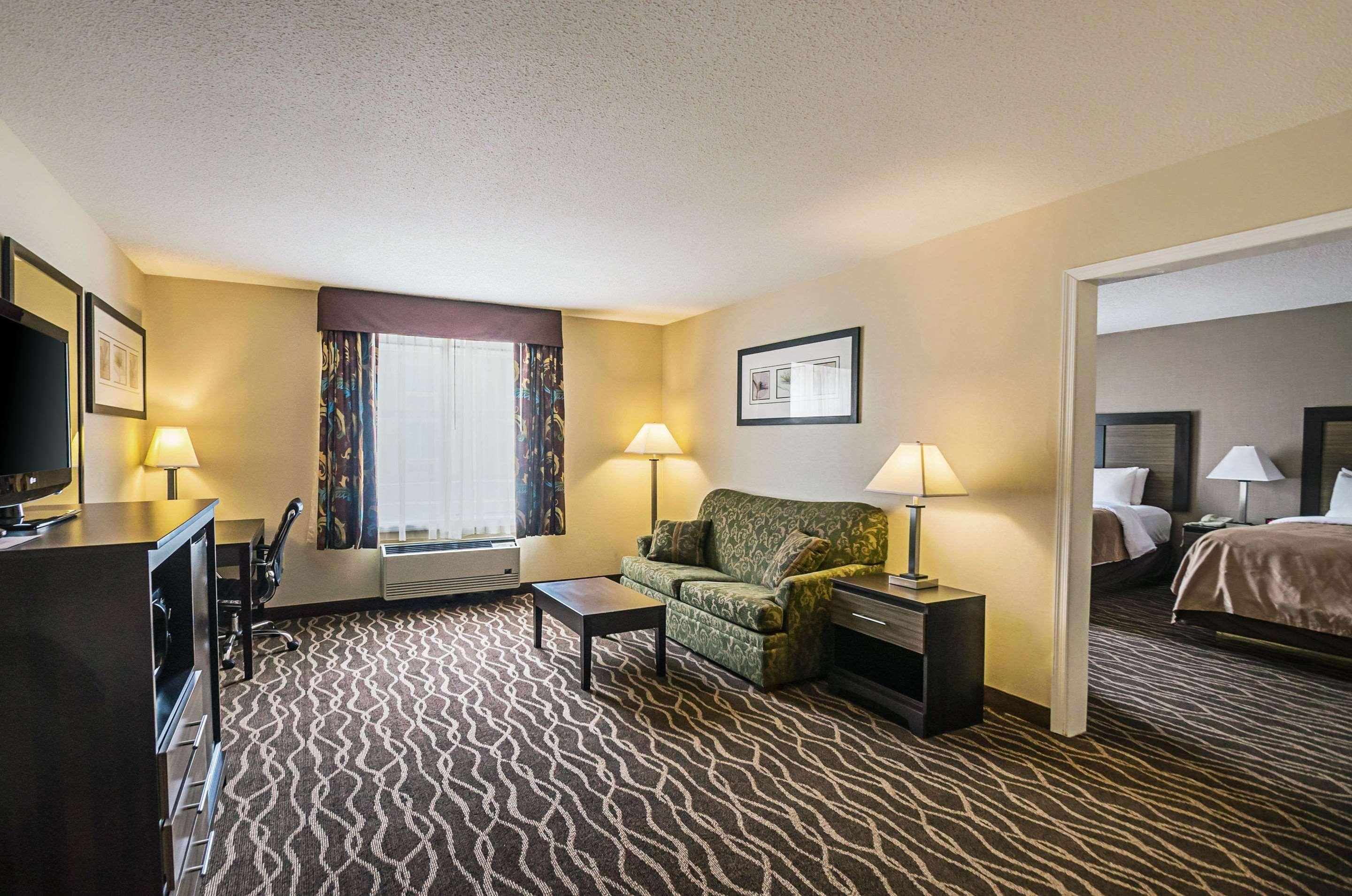 Quality Inn & Suites Frostburg-Cumberland Exteriör bild