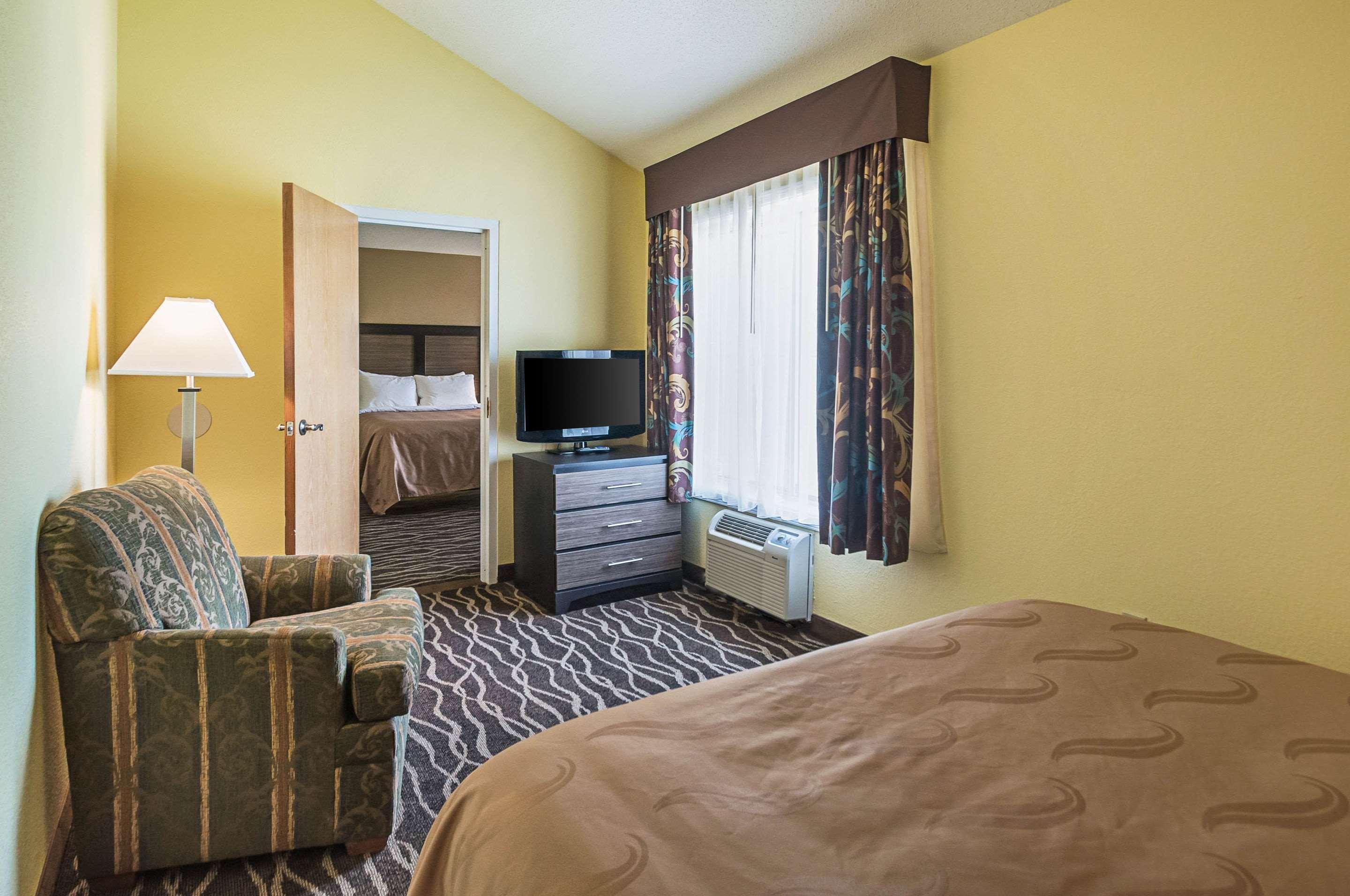 Quality Inn & Suites Frostburg-Cumberland Exteriör bild