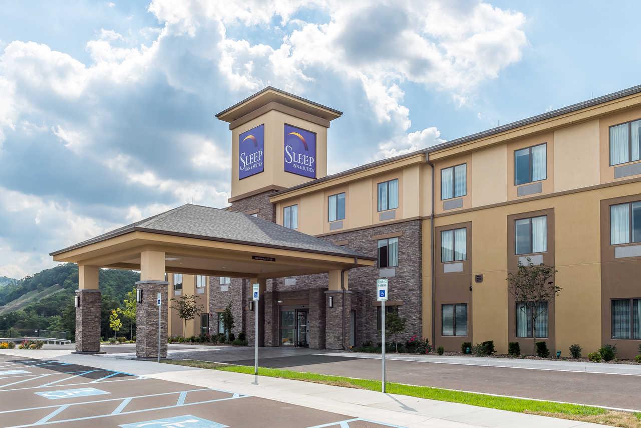 Quality Inn & Suites Frostburg-Cumberland Exteriör bild